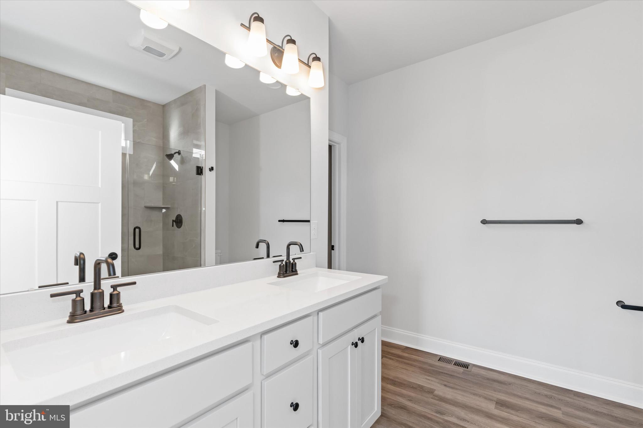 LAKEVIEW ESTATES - Residential