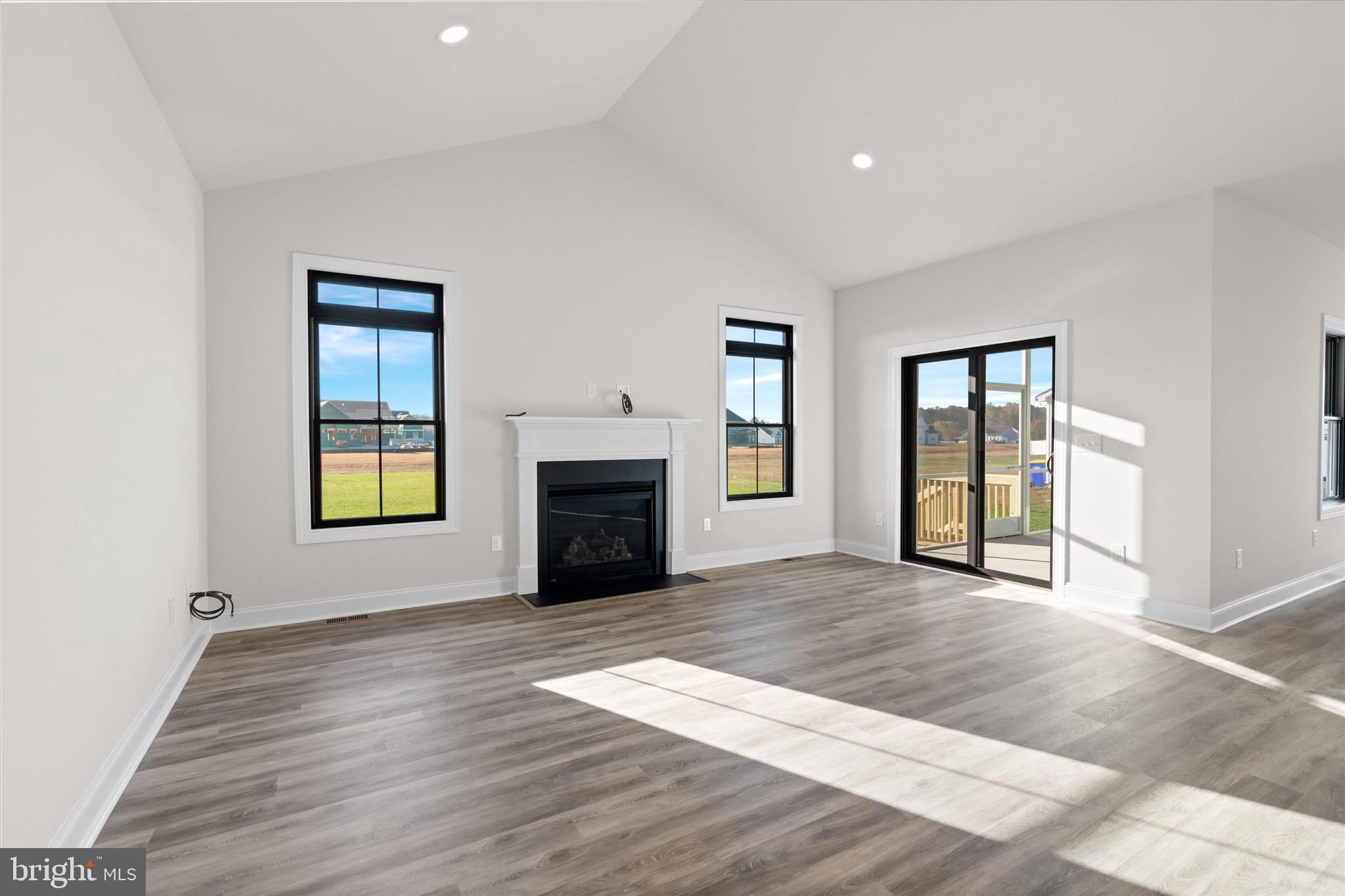 LAKEVIEW ESTATES - Residential