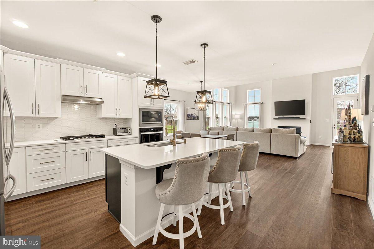 2934 FENCE BUSTER CT