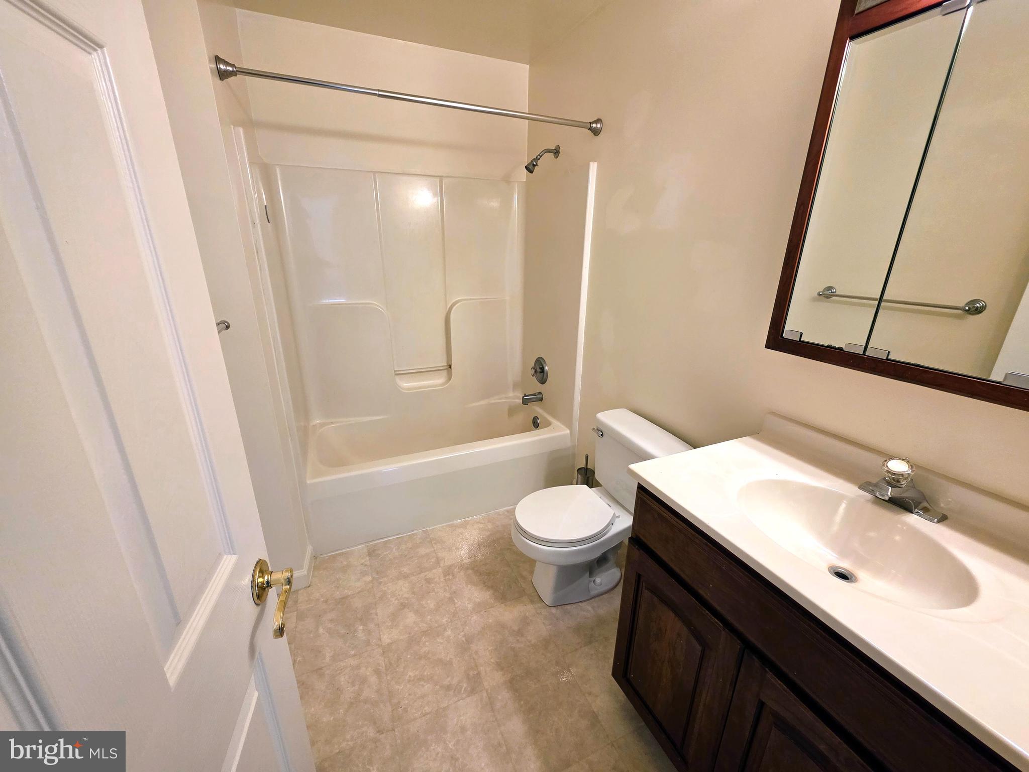 NORTH EAST - Residential Lease