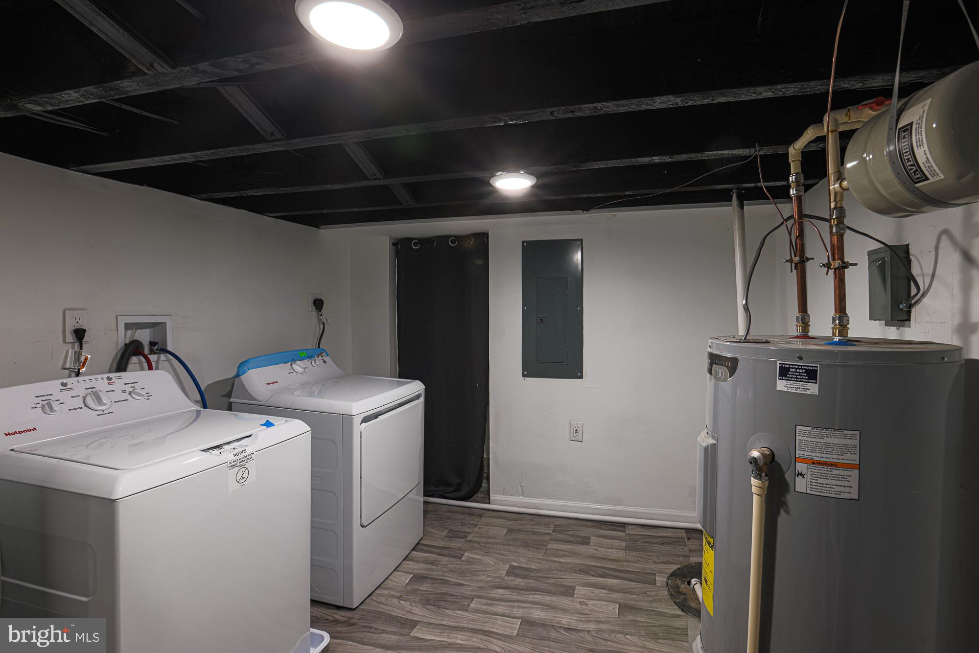 MIDTOWN EDMONDSON - Residential