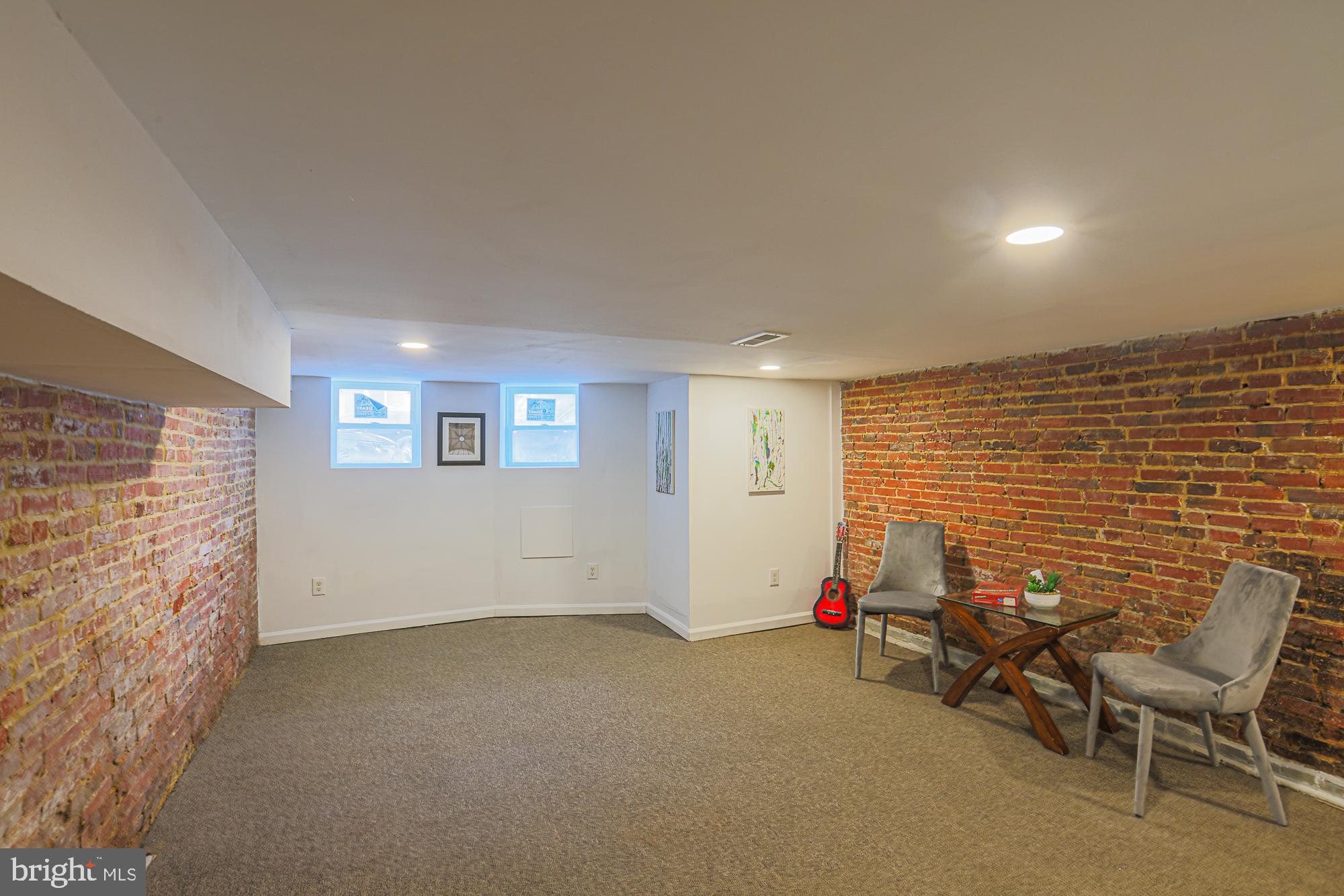 MIDTOWN EDMONDSON - Residential