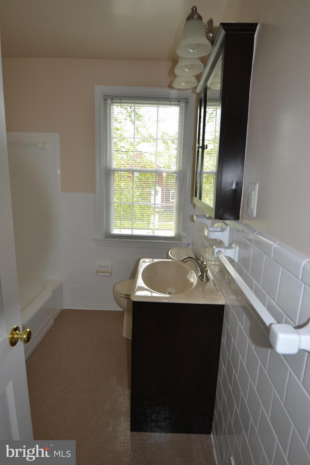 LOCH RAVEN MANOR - Residential Lease