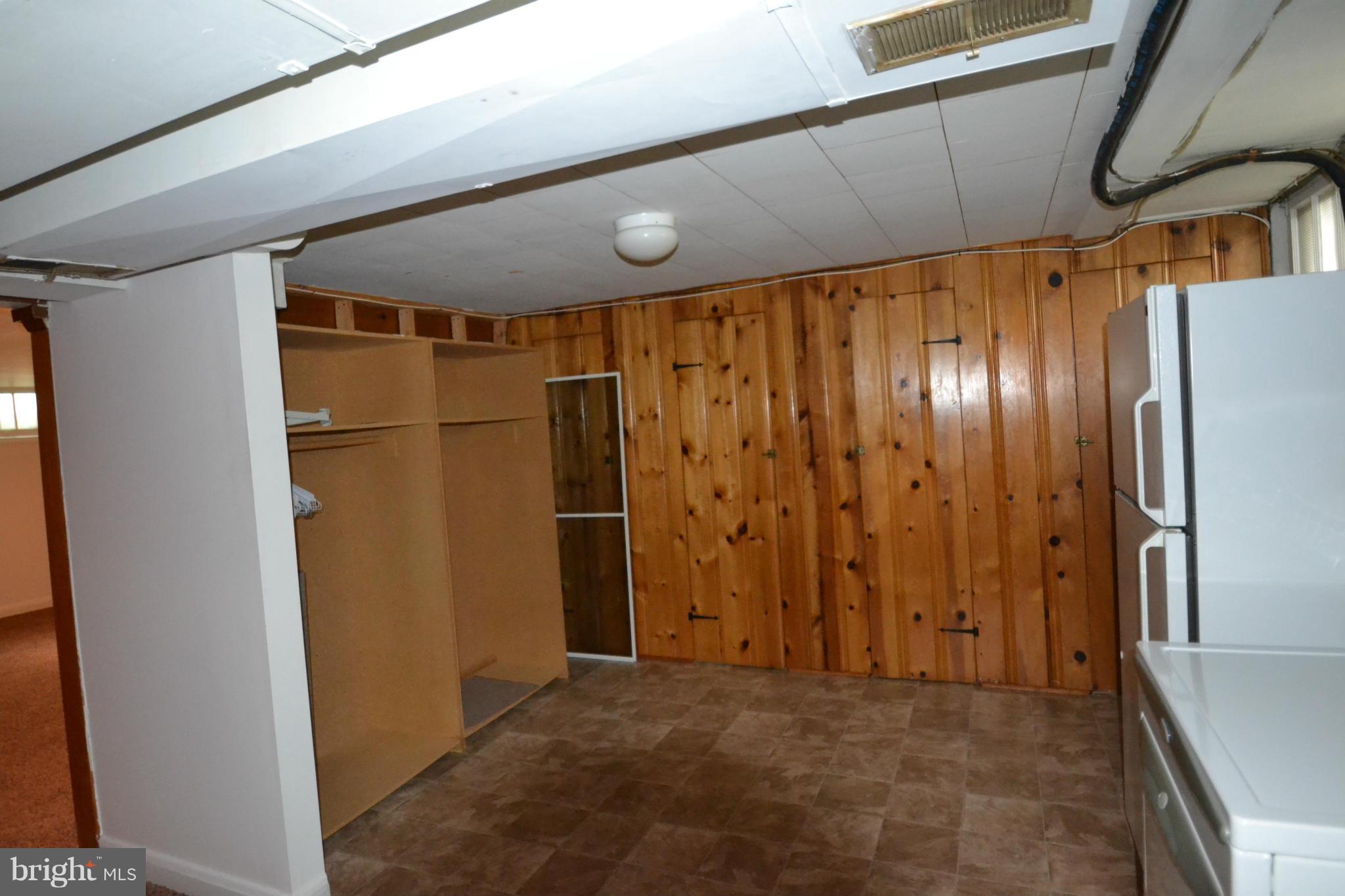 LOCH RAVEN MANOR - Residential Lease