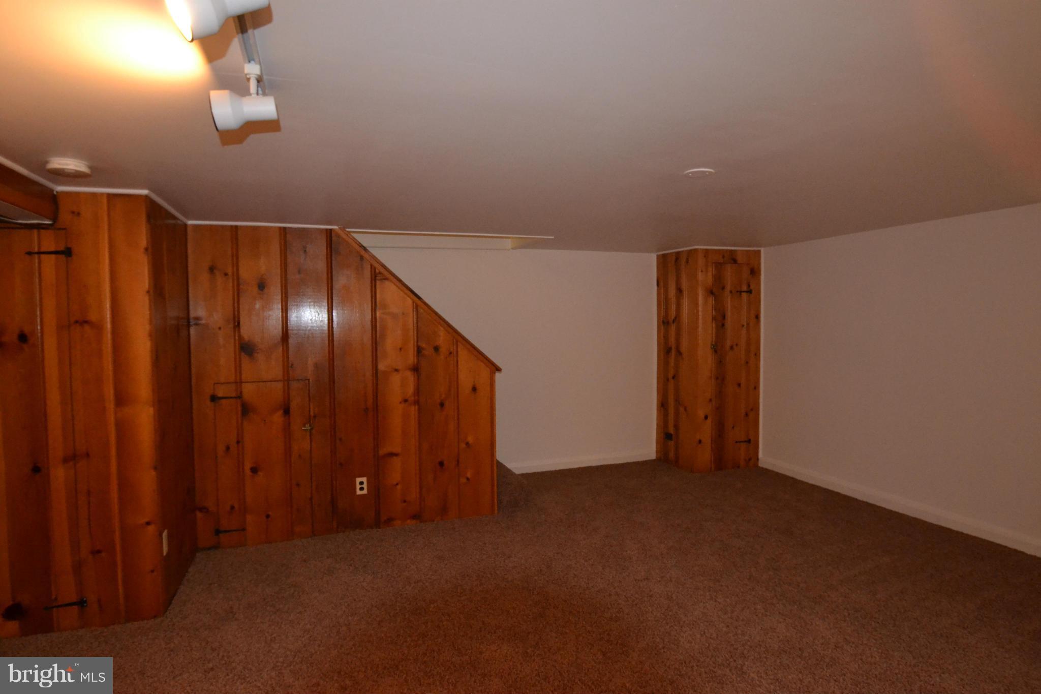 LOCH RAVEN MANOR - Residential Lease