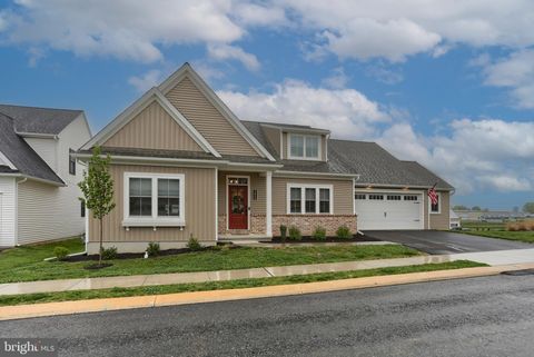 Photo of 1855 EMERALD WAY, MOUNT JOY, PA 17552 (MLS # PALA2033922)