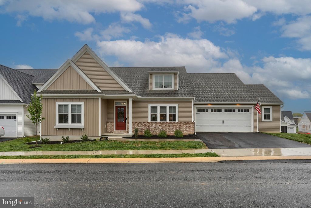 Photo of 1855 EMERALD WAY, MOUNT JOY, PA 17552 (MLS # PALA2033922)
