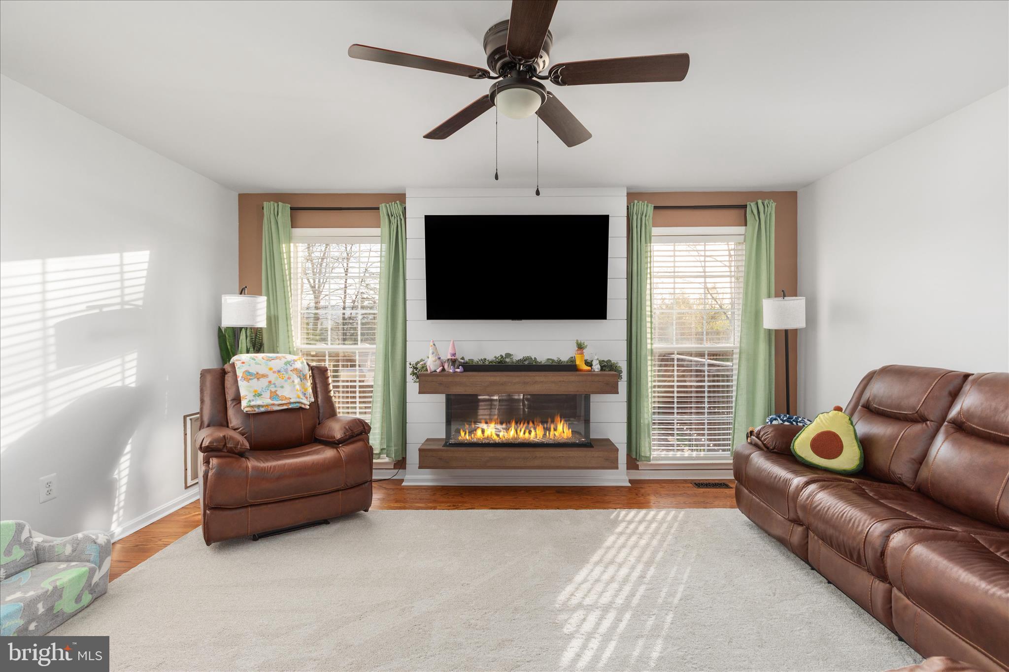 HAPPY CREEK KNOLLS - Residential