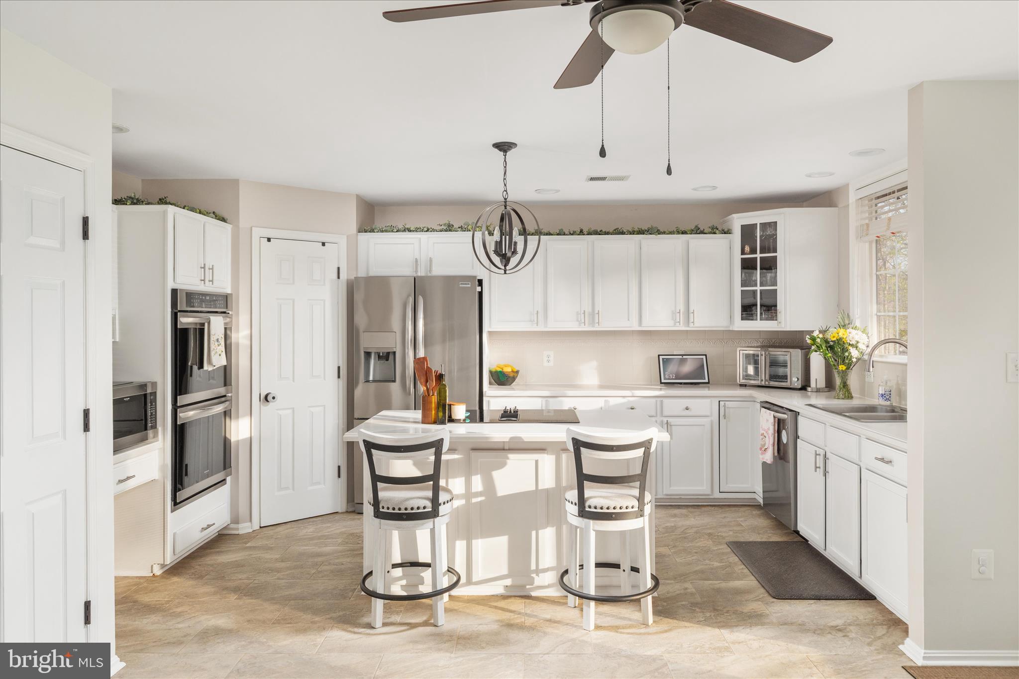 HAPPY CREEK KNOLLS - Residential