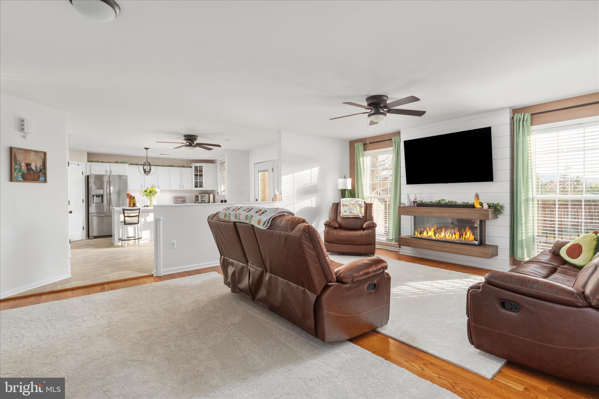 HAPPY CREEK KNOLLS - Residential