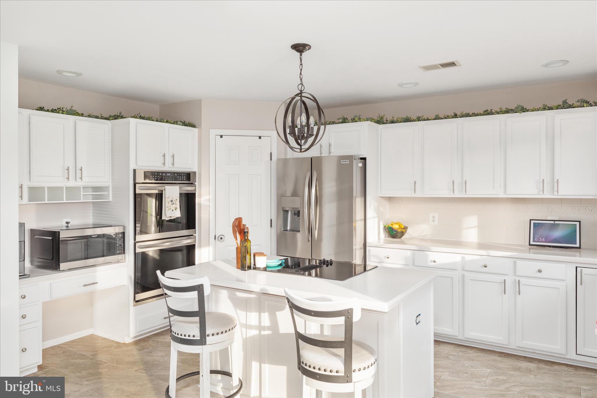 HAPPY CREEK KNOLLS - Residential