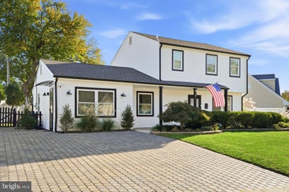 12 NETTLETREE LANE LEVITTOWN PA 19054