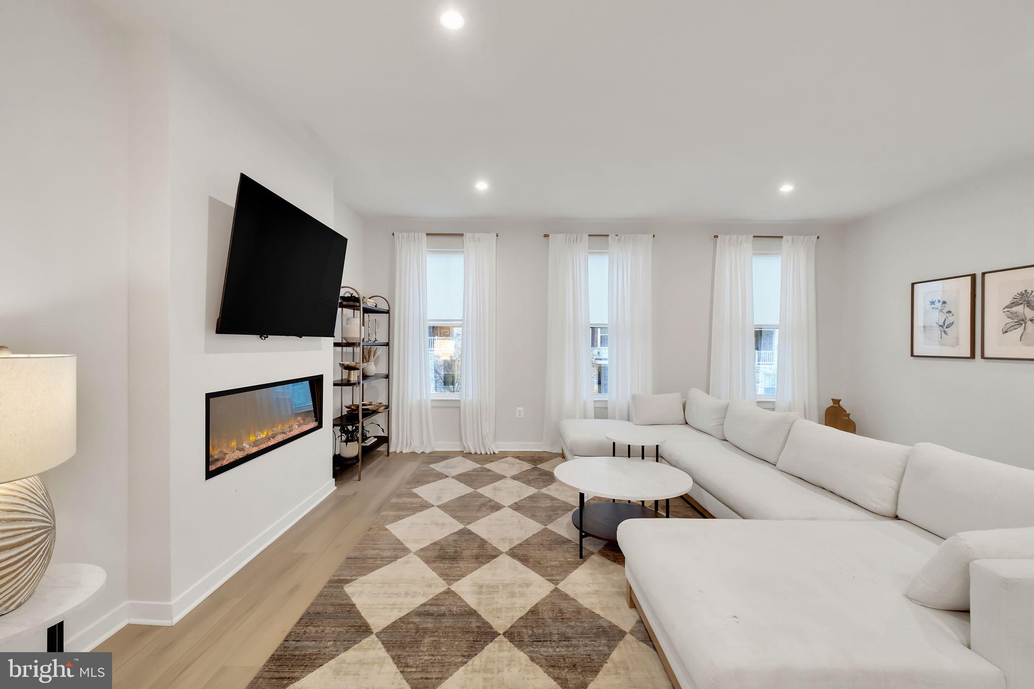 ARCOLA TOWN CENTER - Residential Lease