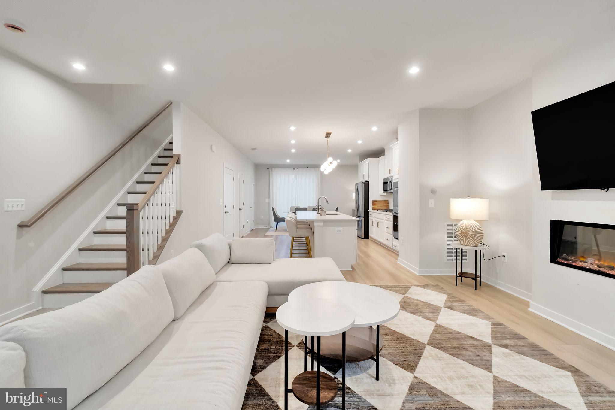 ARCOLA TOWN CENTER - Residential Lease