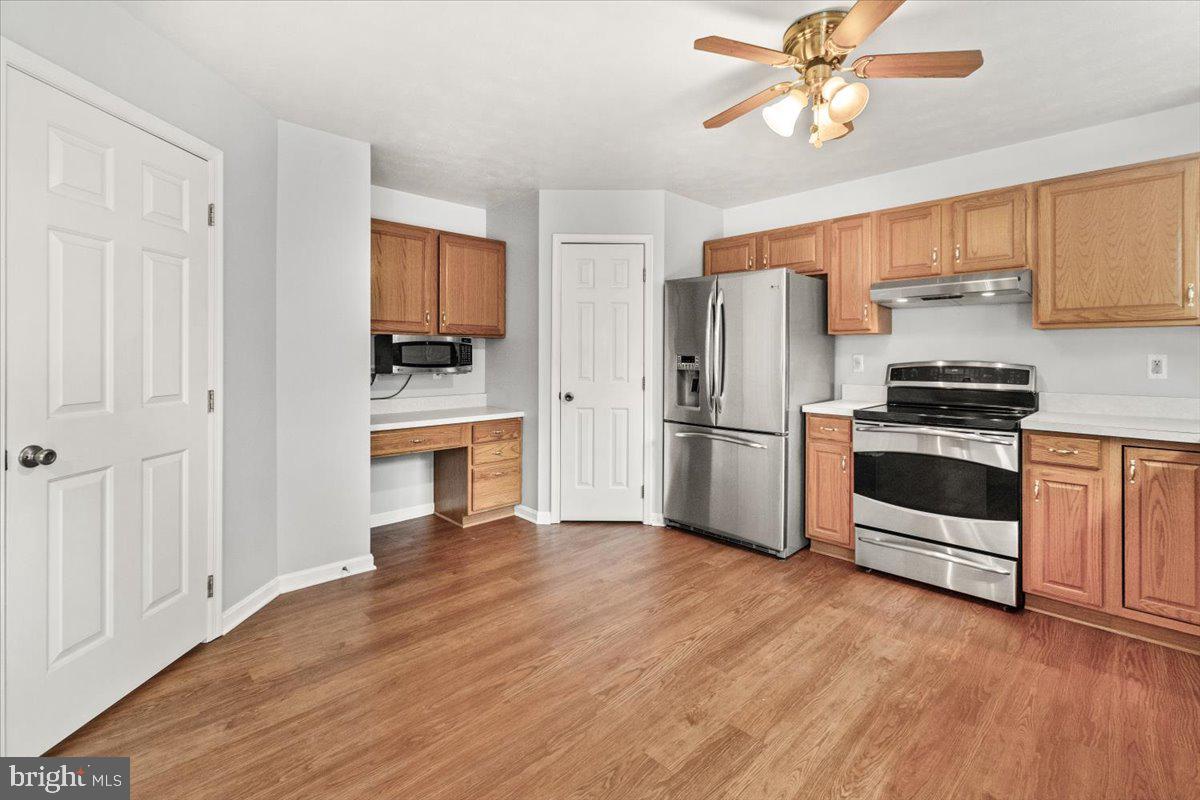 WELLINGTON TRACE - Residential