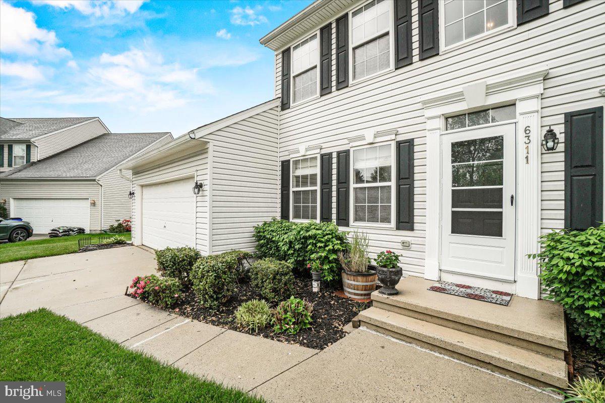 WELLINGTON TRACE - Residential