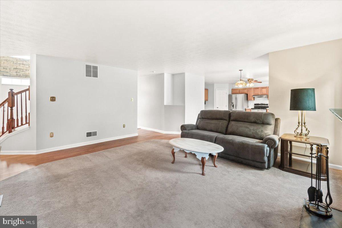 WELLINGTON TRACE - Residential