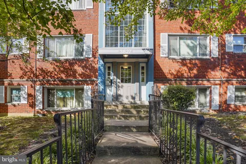 3827 Hamilton Street Unit D-203, Hyattsville, MD MLS: MDPG2131810