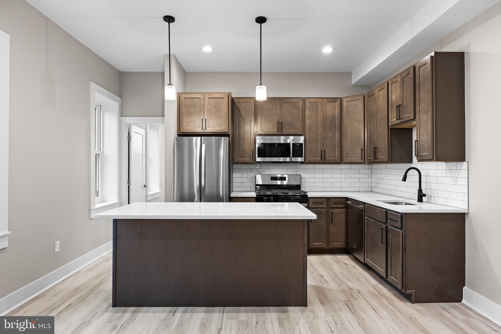 HIGHLANDTOWN - Residential Lease