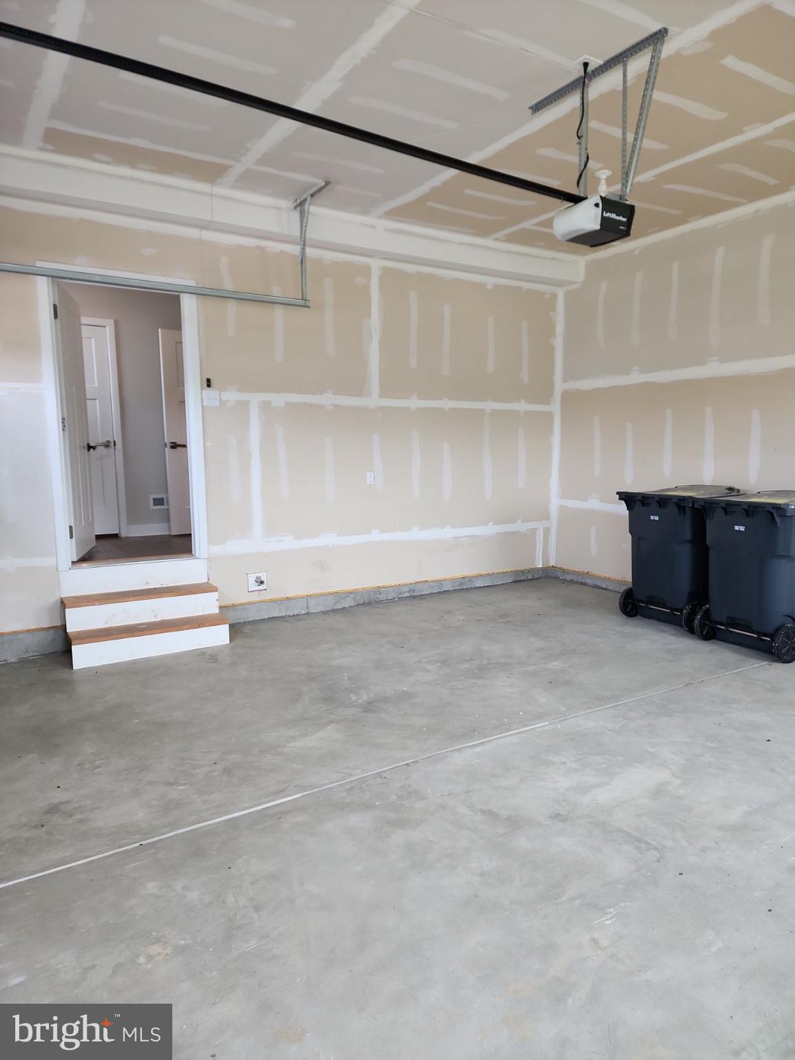 LONGWOOD PRESERVE - Residential Lease