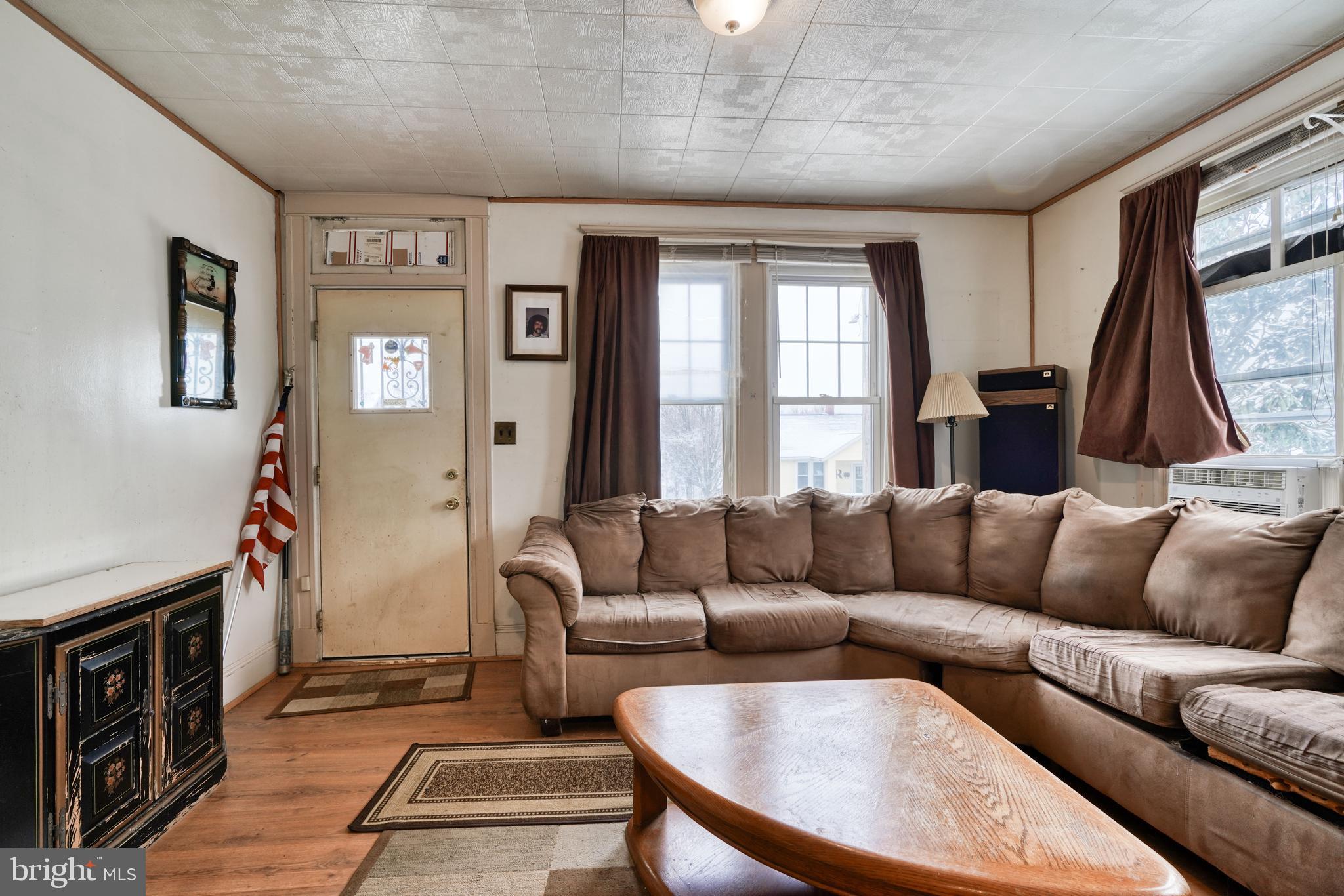 CHRISTOPHER - Residential