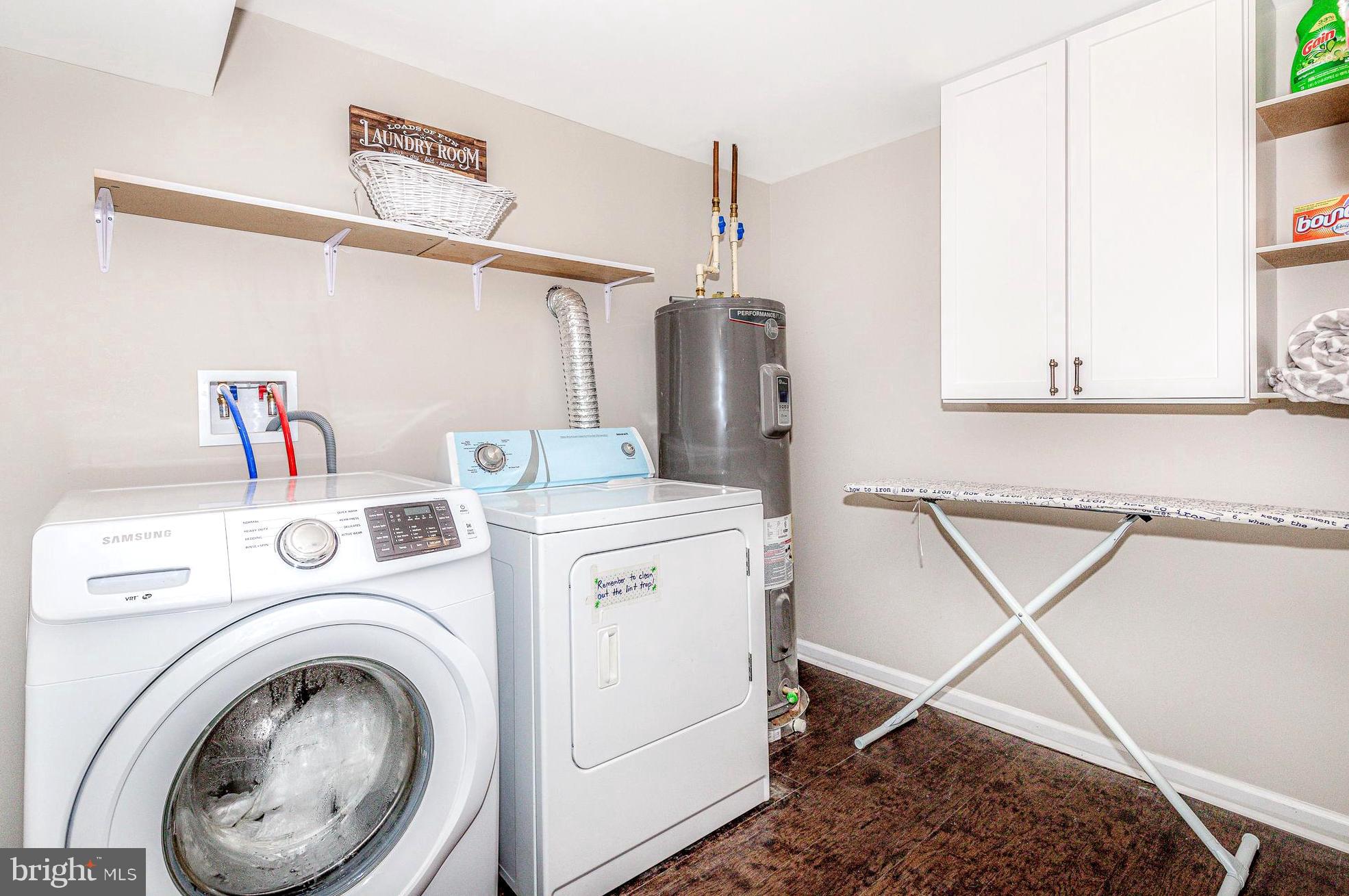 WEST MAGOTHY MANOR - Residential