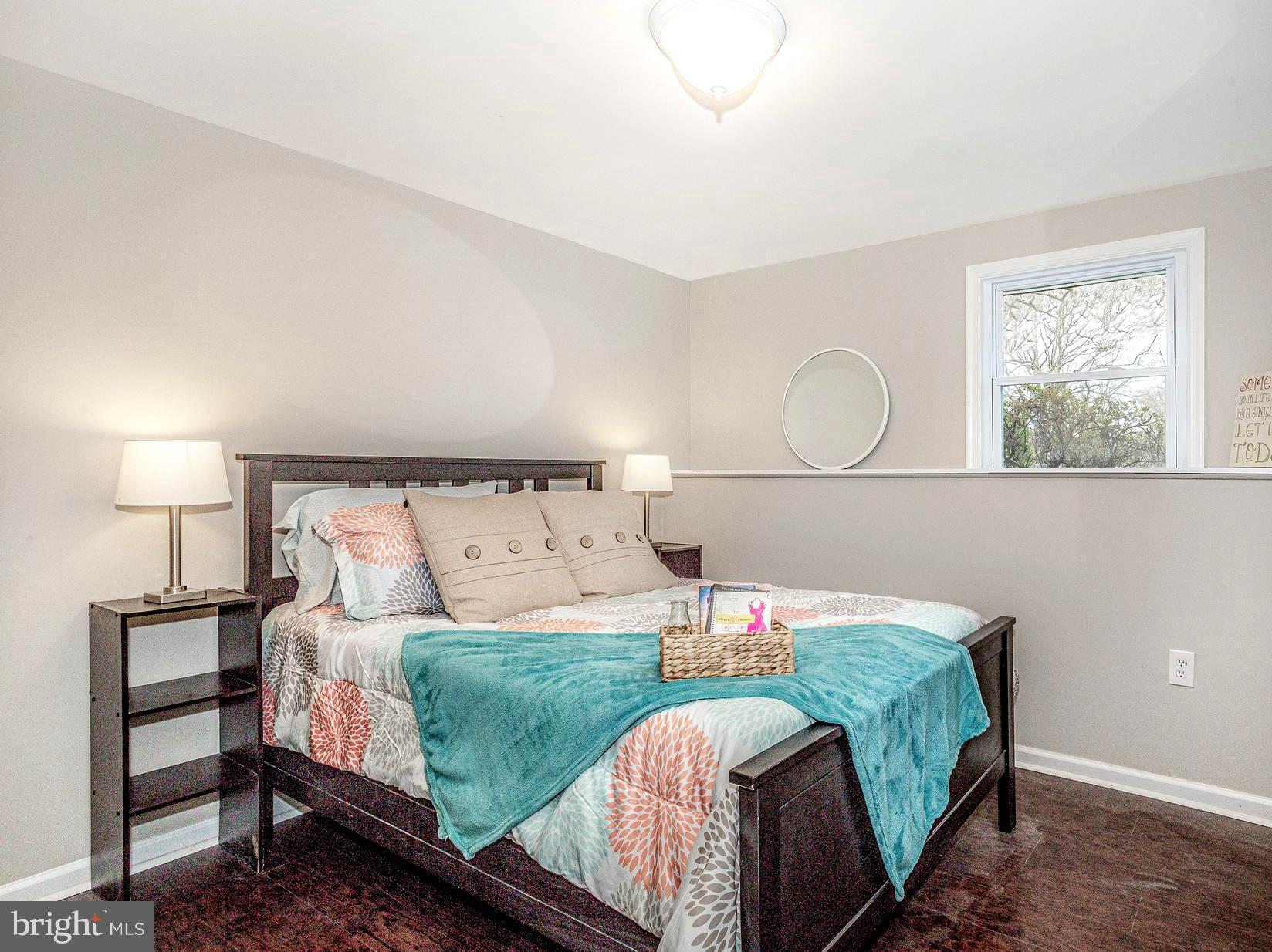 WEST MAGOTHY MANOR - Residential