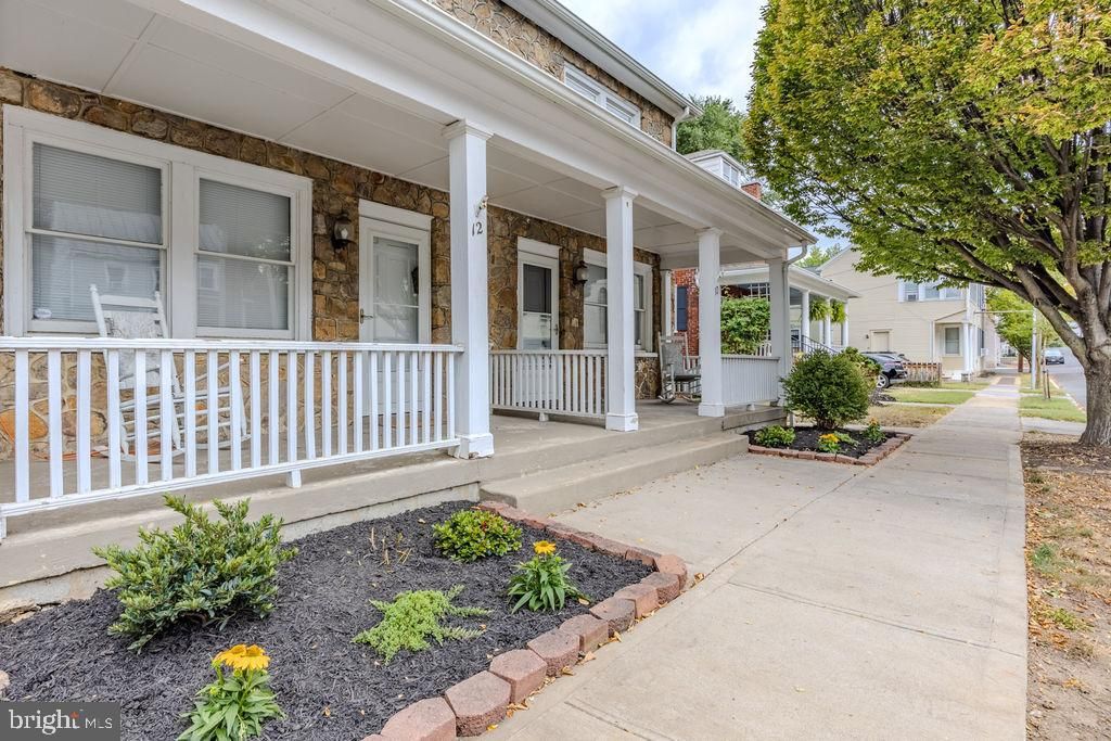 Photo of 10 W Cecil Street, WINCHESTER, VA 22601 (MLS # VAWI2009212)
