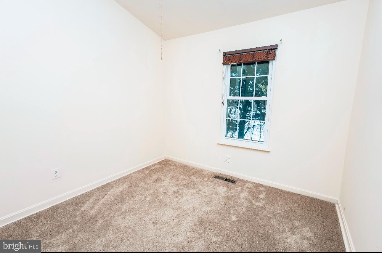 POTOMAC CROSSING - Residential