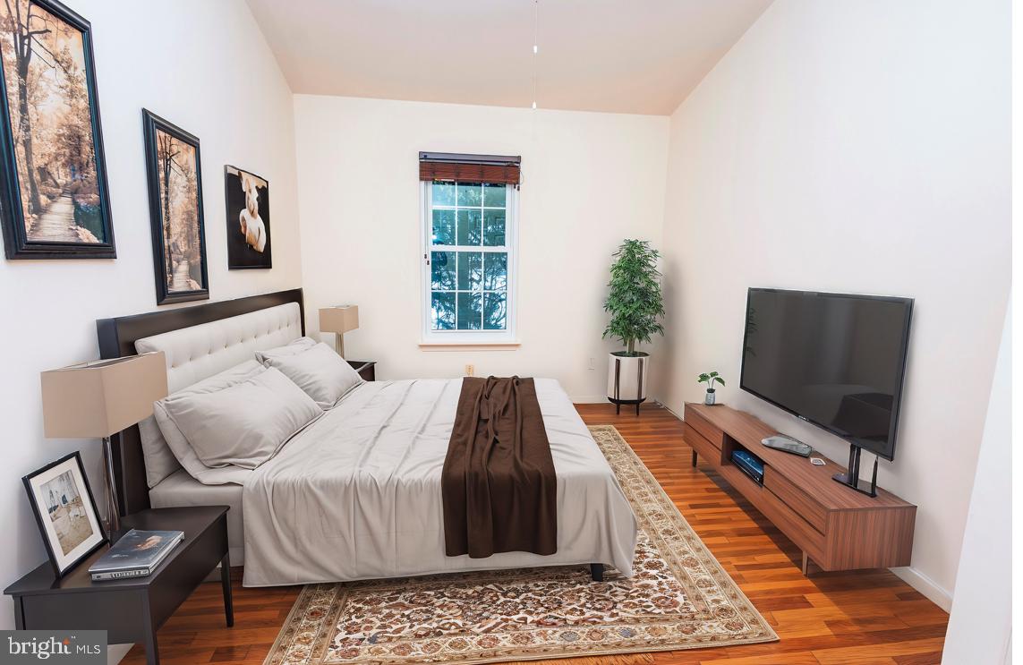 POTOMAC CROSSING - Residential