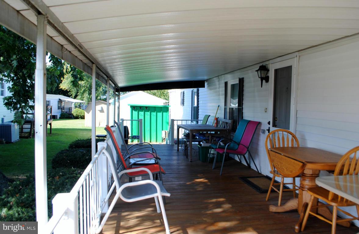 LOG CABIN COURT - Residential