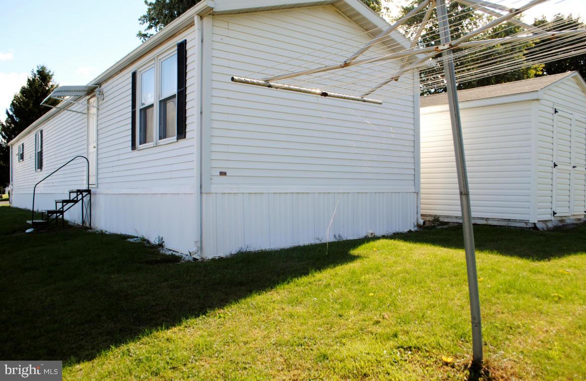 LOG CABIN COURT - Residential