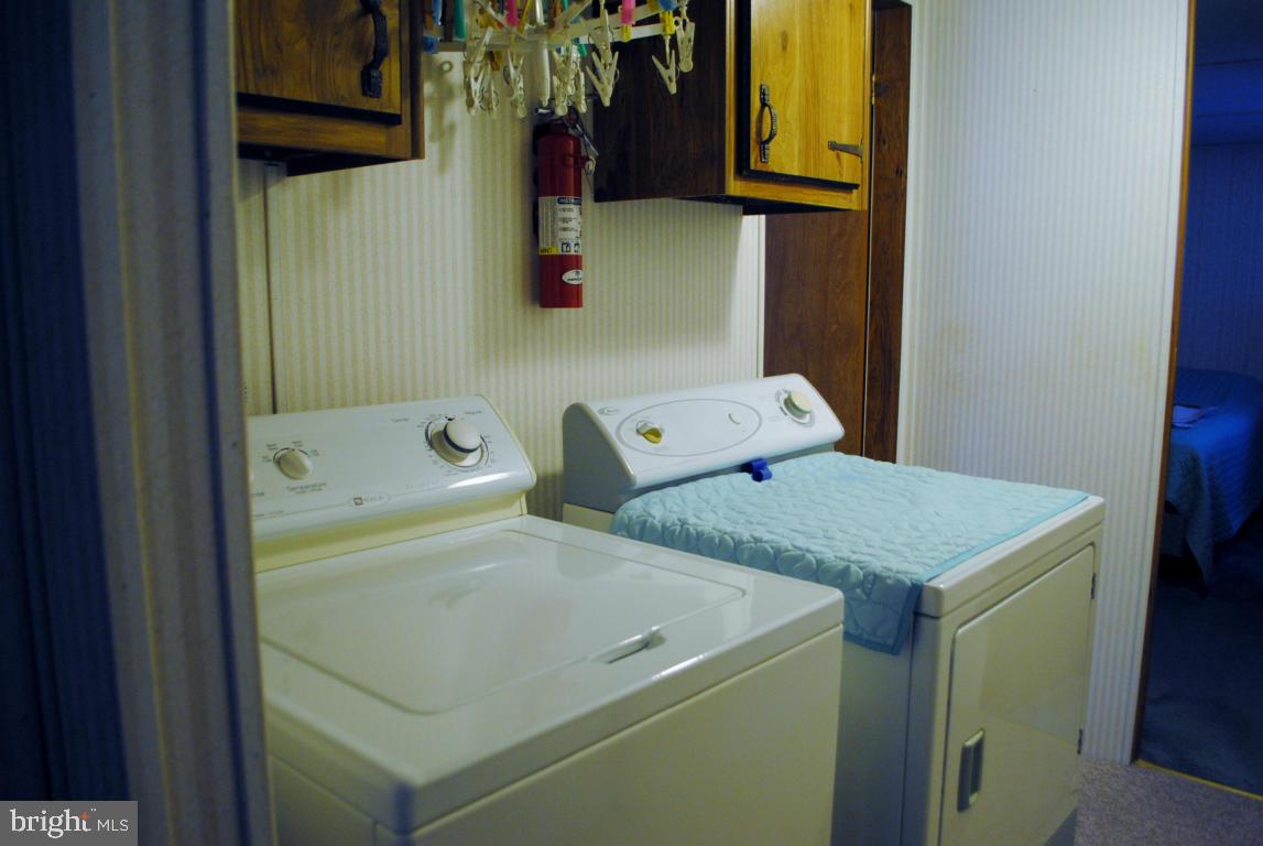 LOG CABIN COURT - Residential
