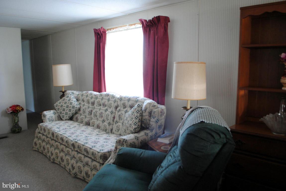 LOG CABIN COURT - Residential