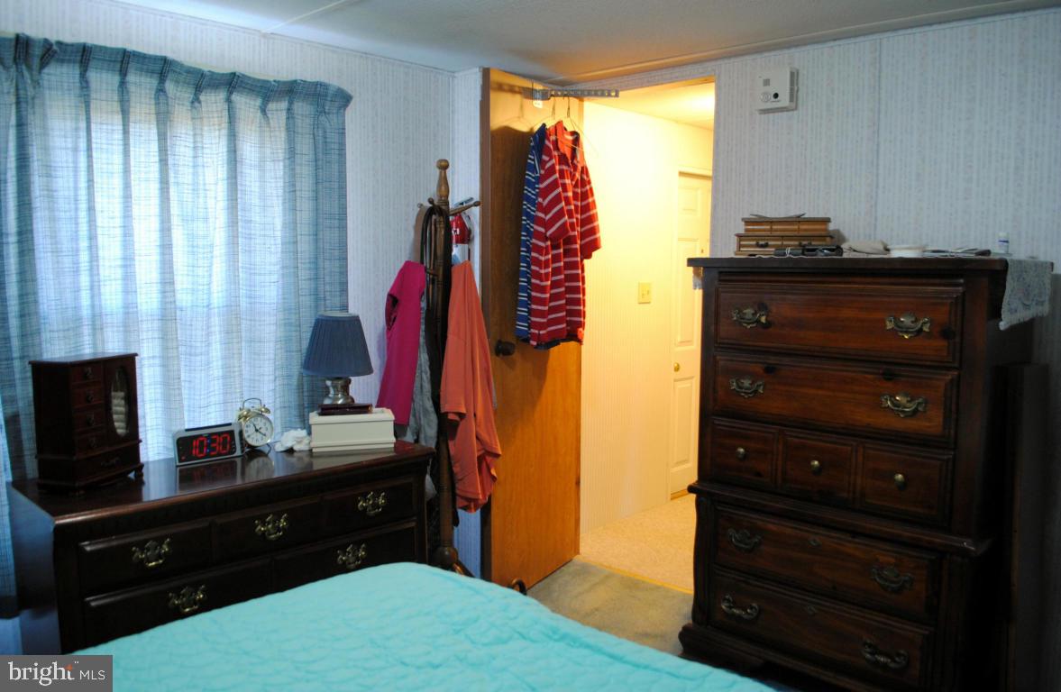 LOG CABIN COURT - Residential