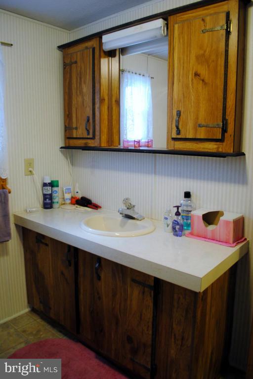 LOG CABIN COURT - Residential