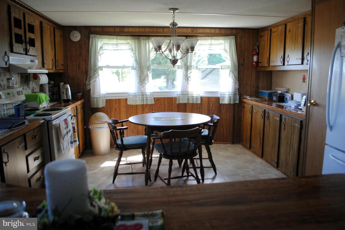 LOG CABIN COURT - Residential