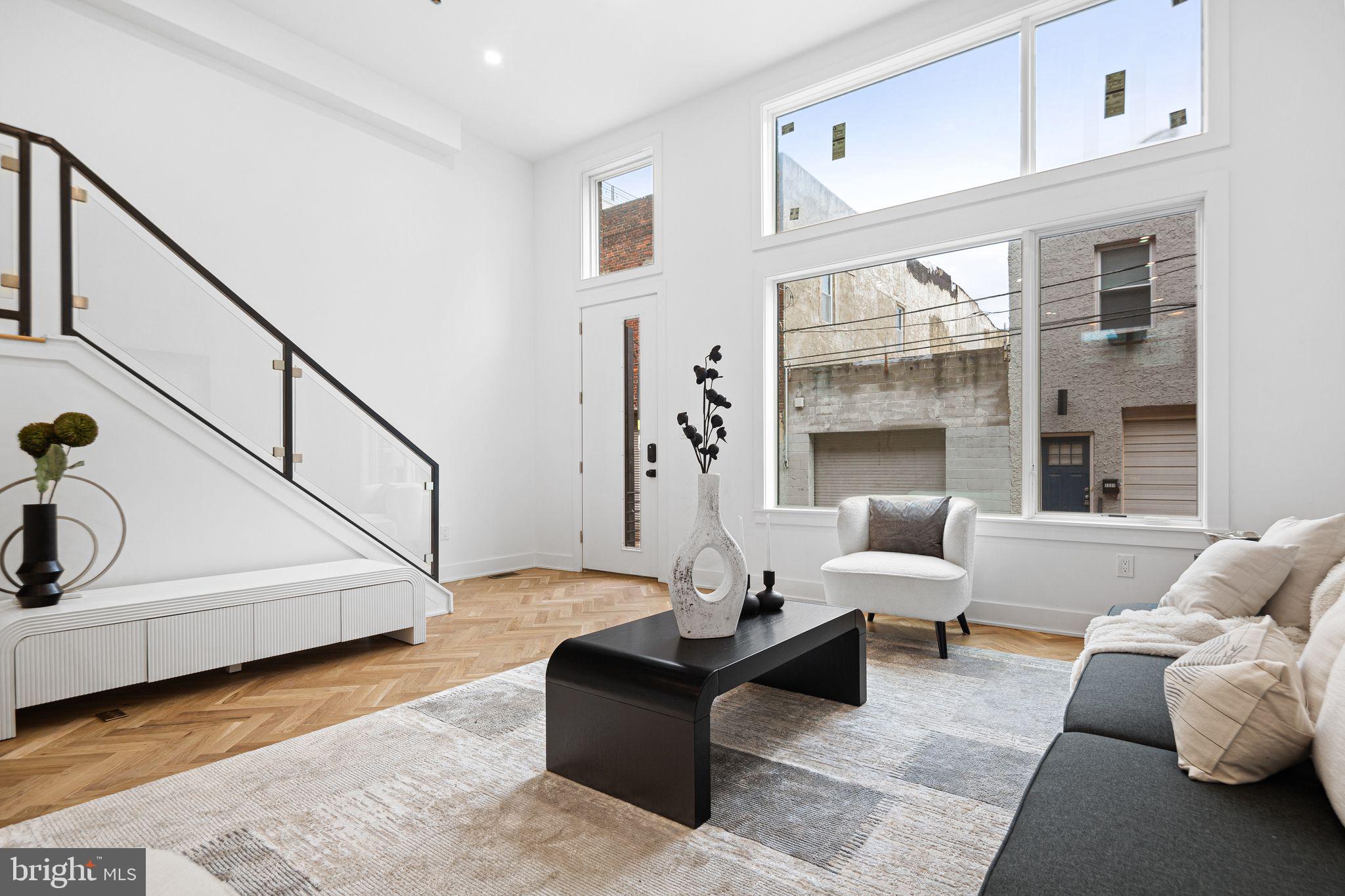 1328 S WOODSTOCK STREET