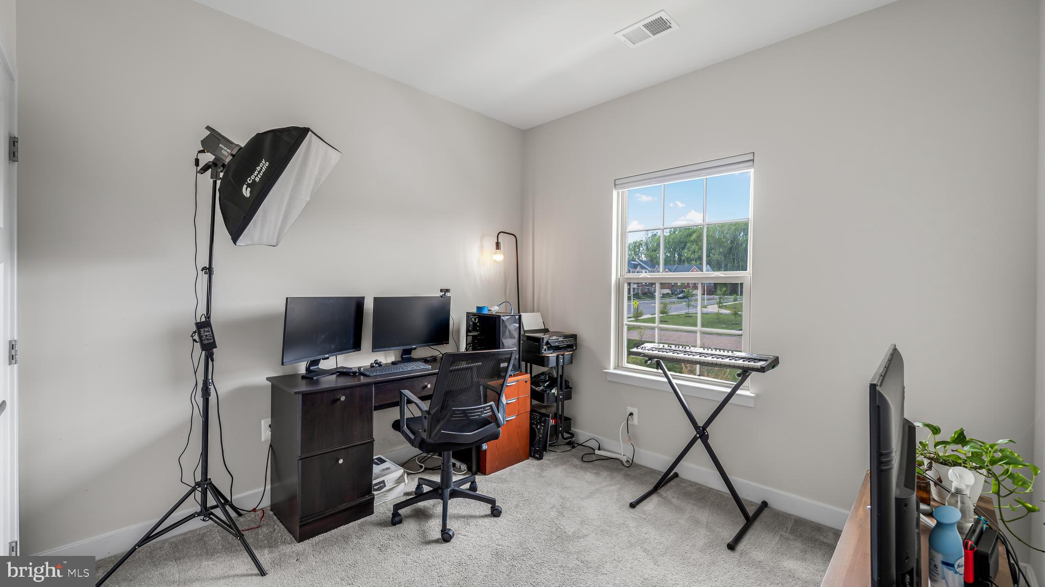 ARMSTRONG VILLAGE - Residential