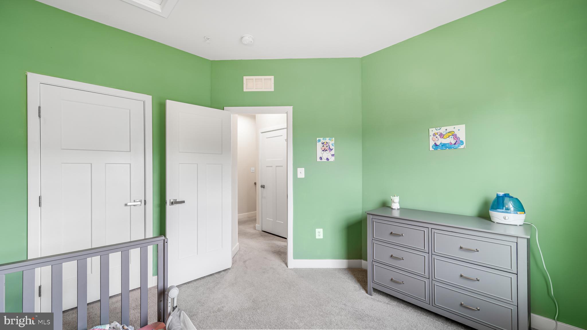 ARMSTRONG VILLAGE - Residential