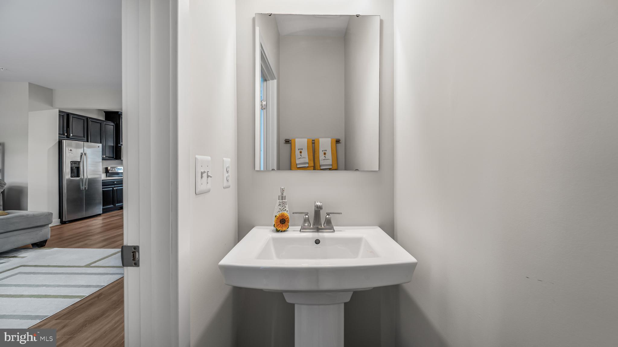 ARMSTRONG VILLAGE - Residential