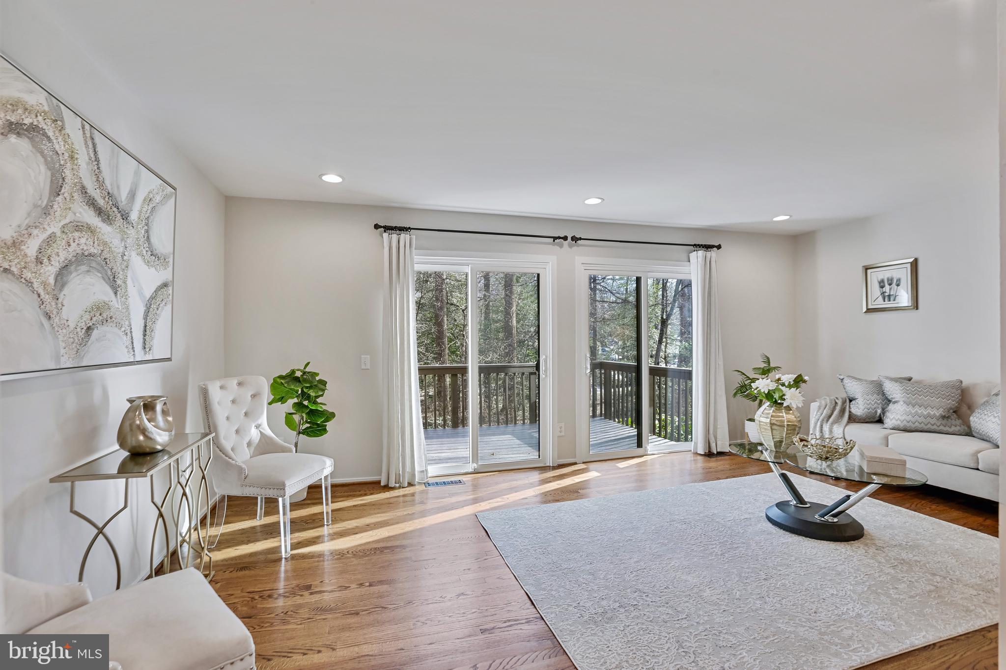 RESTON - Residential