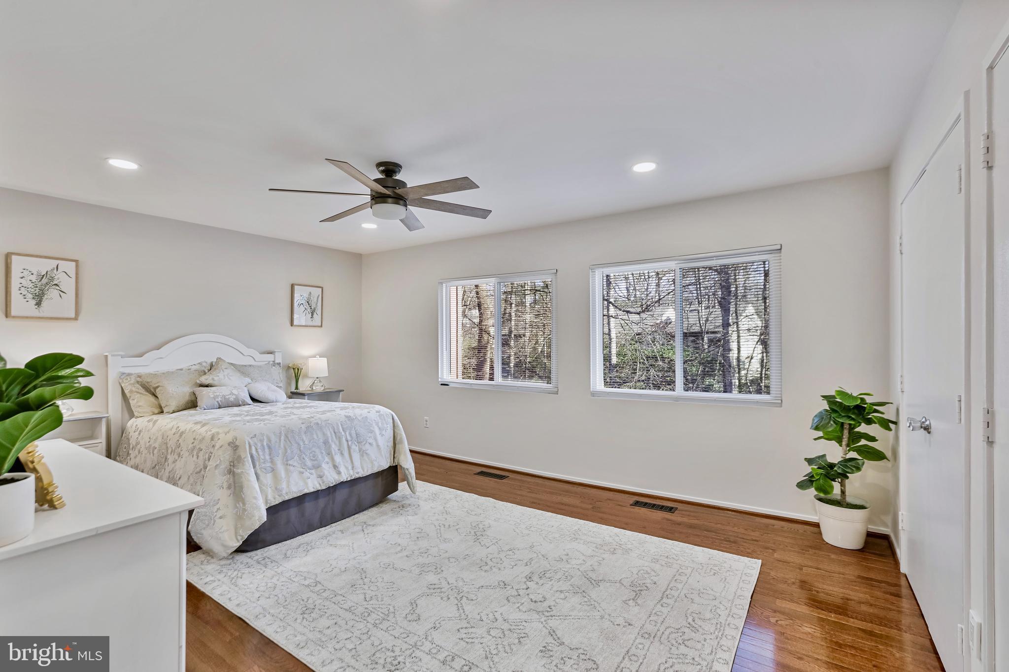 RESTON - Residential