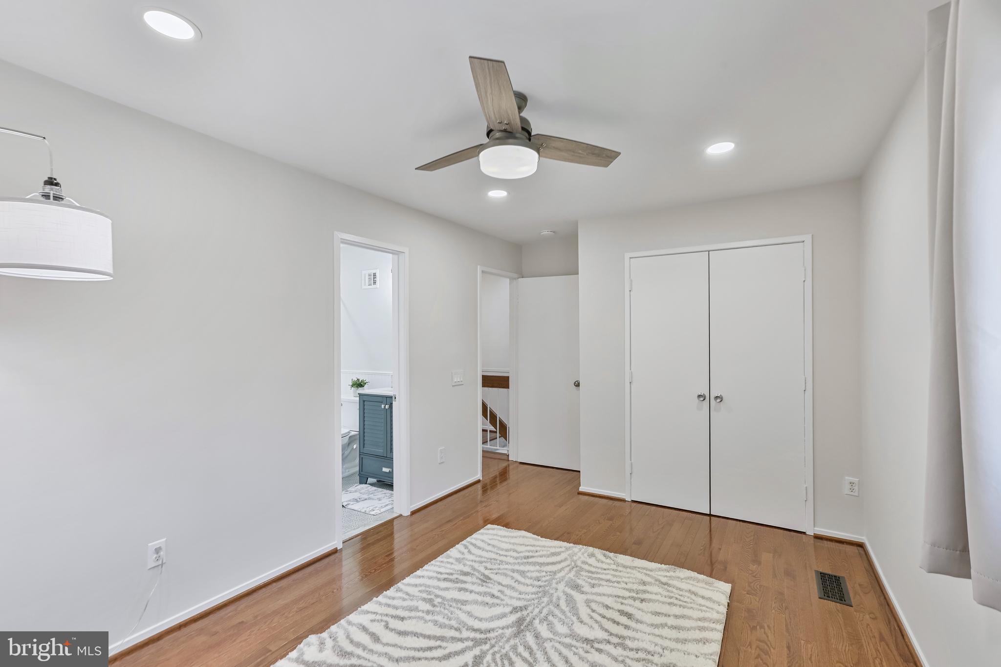 RESTON - Residential