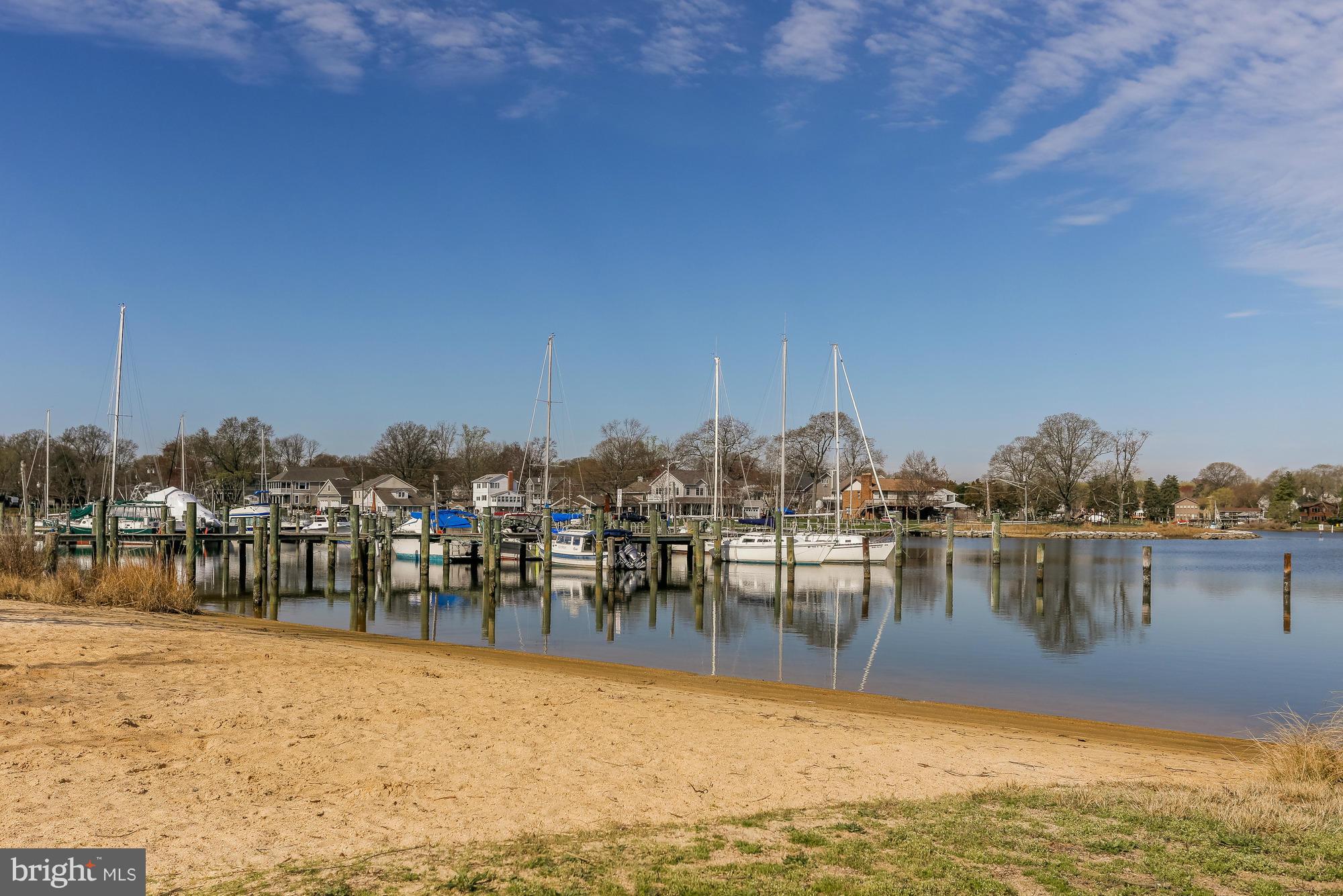 WOODLAND BEACH - Residential Lease