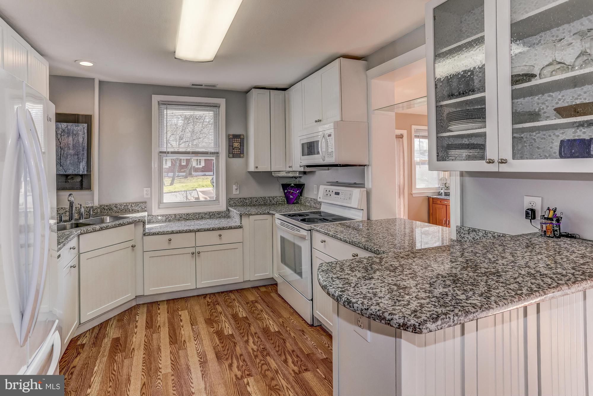 WOODLAND BEACH - Residential Lease