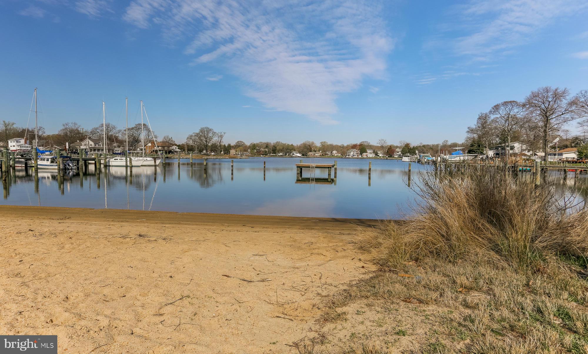 WOODLAND BEACH - Residential Lease