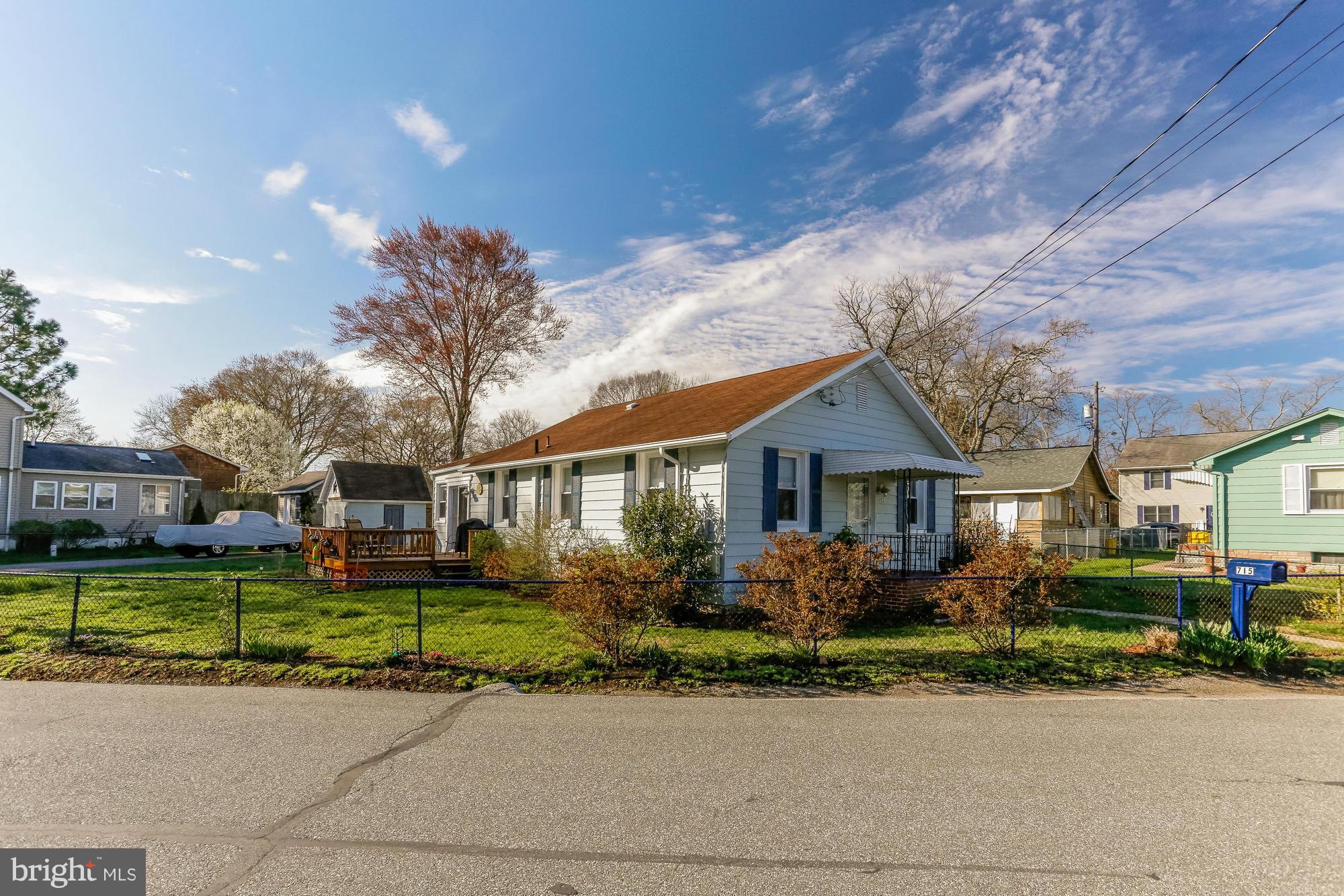 WOODLAND BEACH - Residential Lease