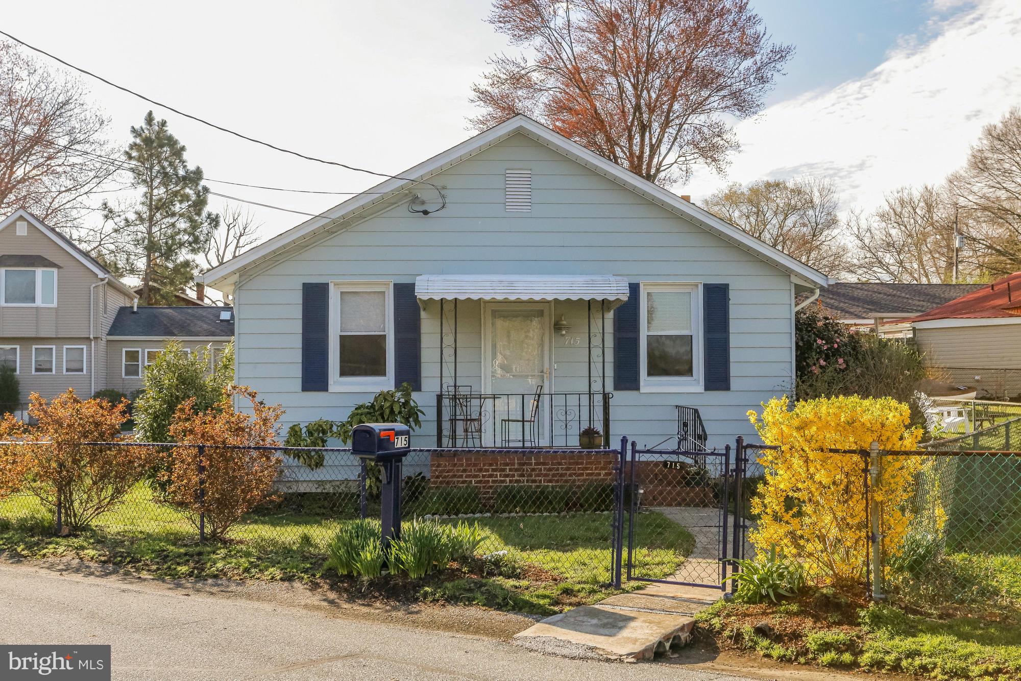 WOODLAND BEACH - Residential Lease