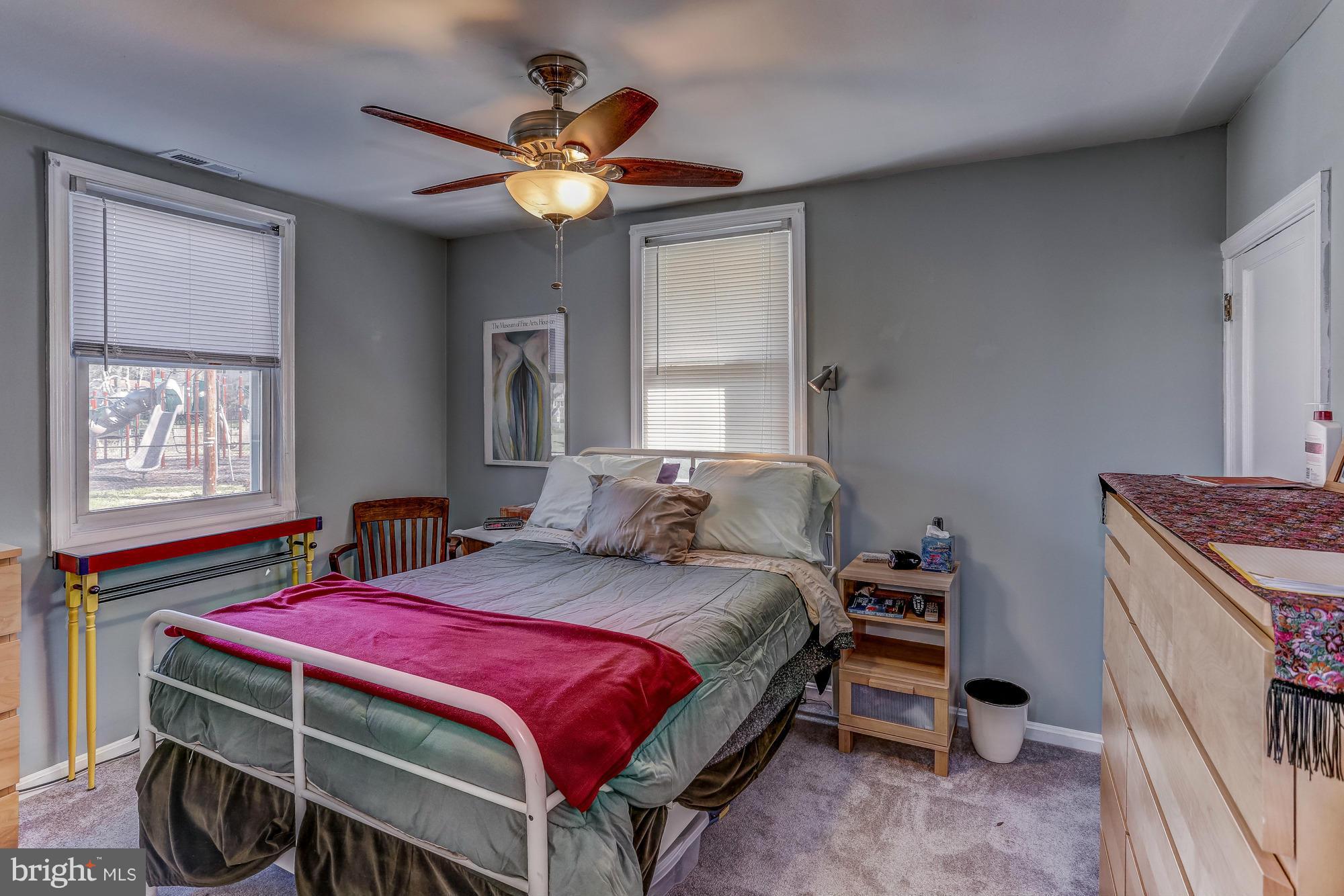 WOODLAND BEACH - Residential Lease